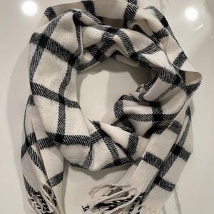 Berkshire - Black & white plaid scarf